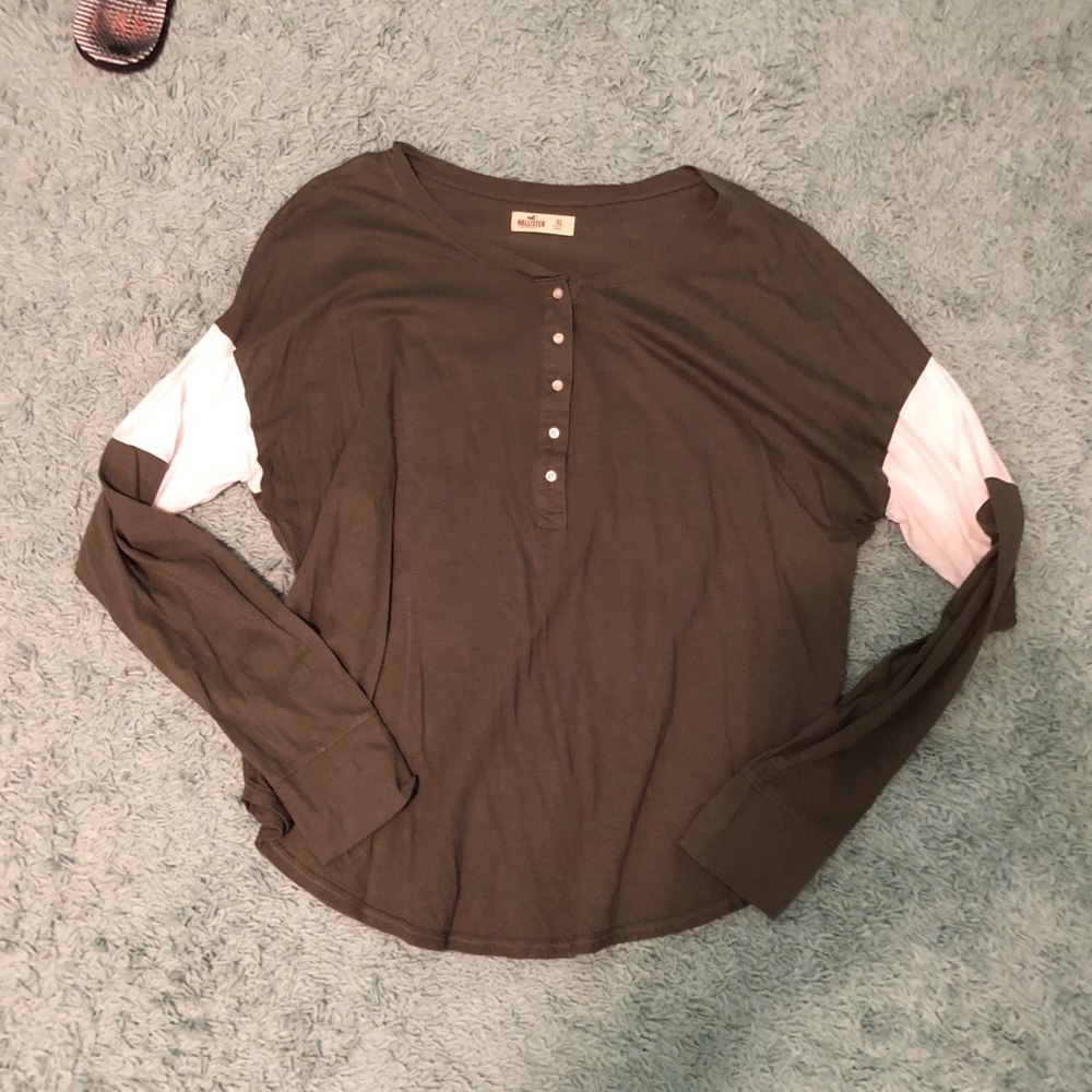Hollister t shirt